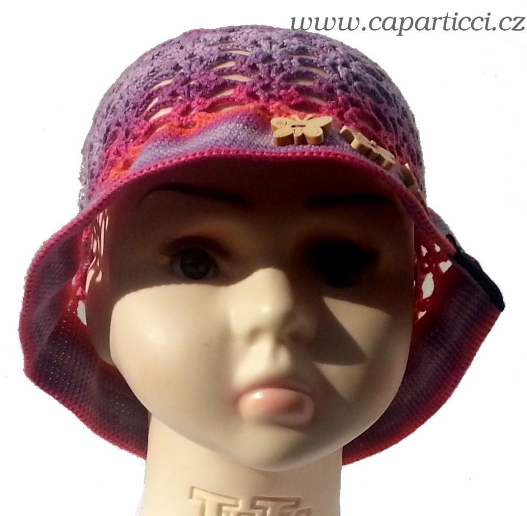 klobouček s motýlkama